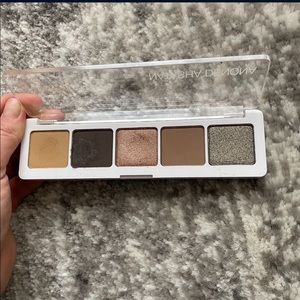 Eyeshadow palette